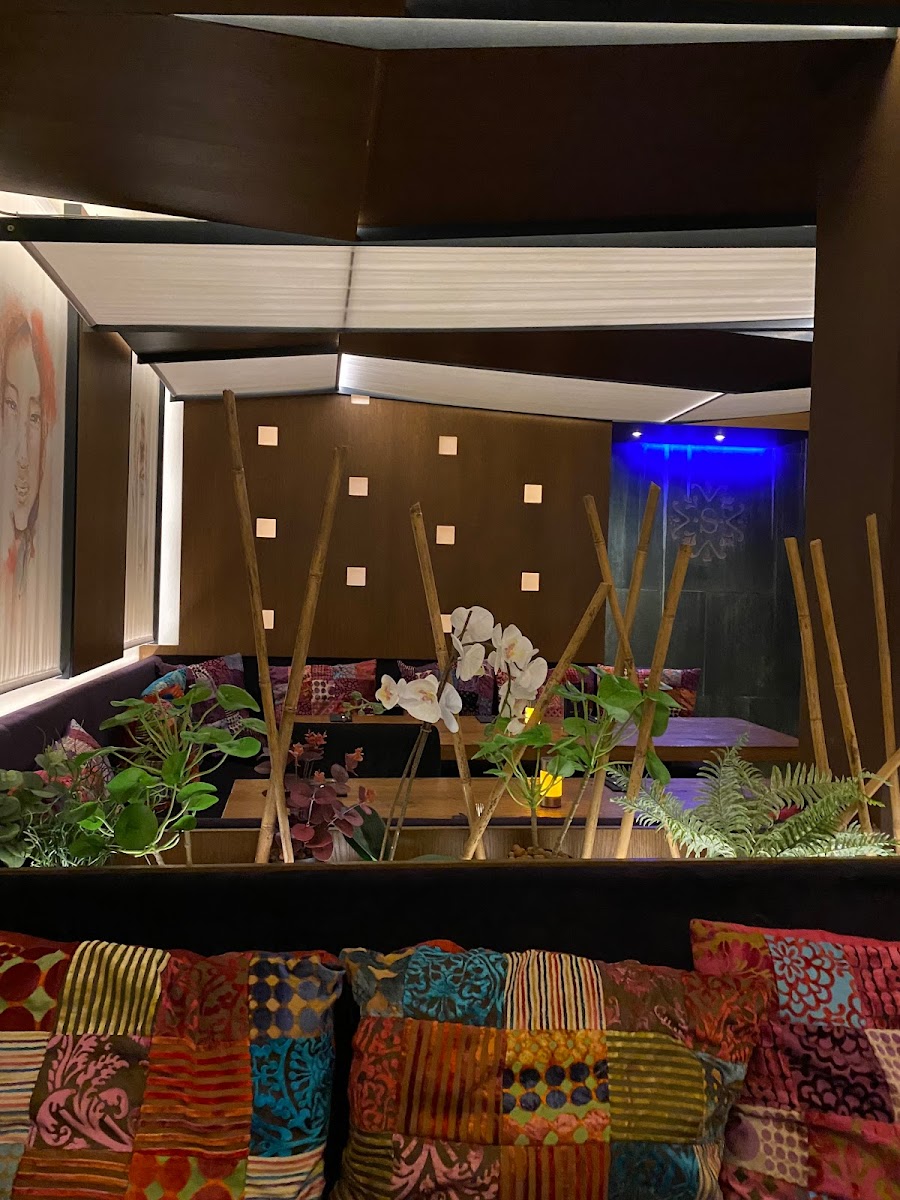 Surya Utrecht | Indiaas & Nepalees Restaurant & Bar-4