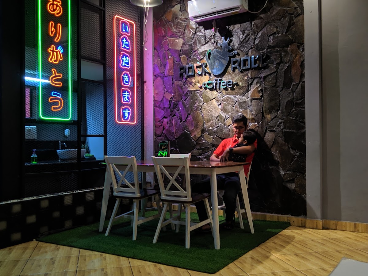 Sushi & Coffee Rock N Roll