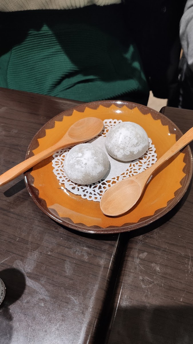 Sushi Lin-9