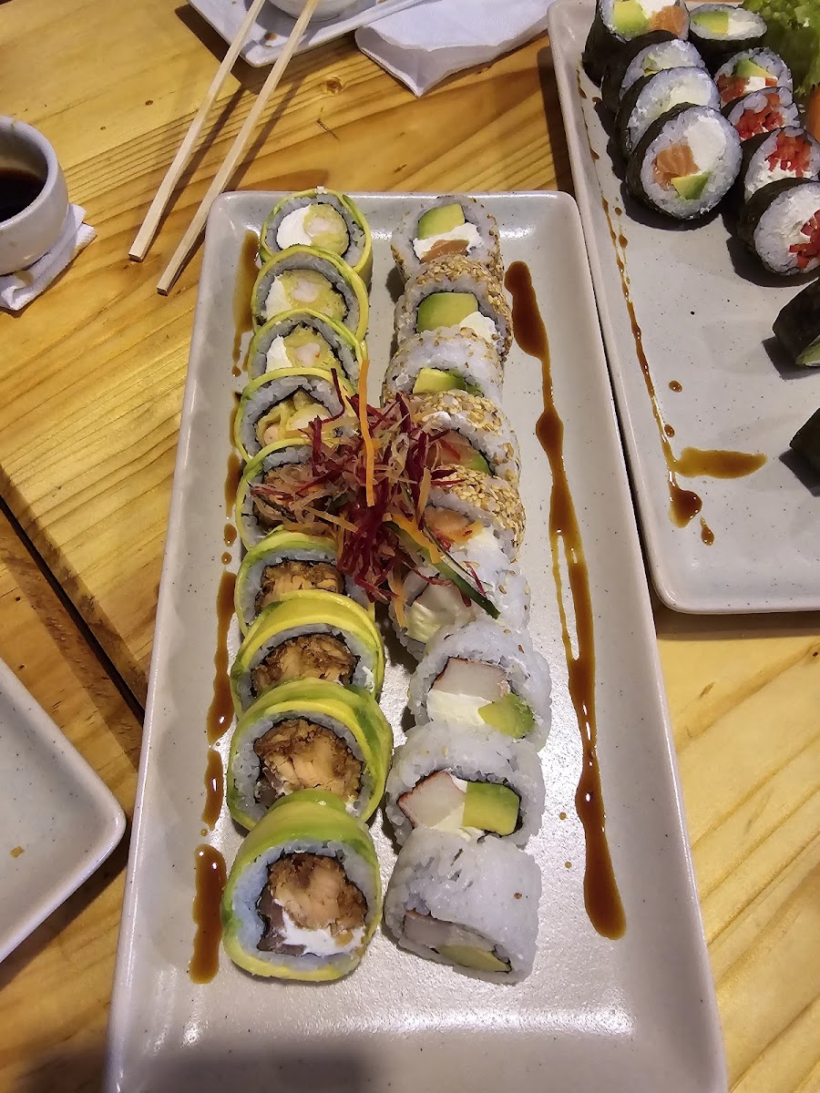 Sushi Rolls Restaurant-10