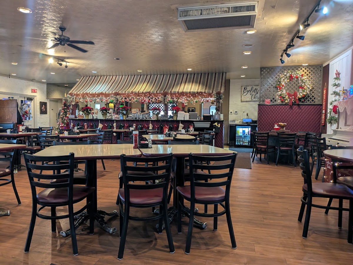Sweet Henrie's Restaurant And Ice Cream Parlor