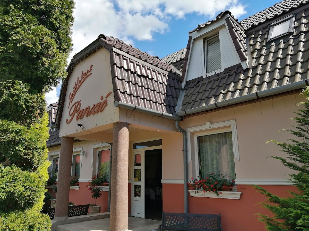 Sziklakert Étterem És Panzió-3