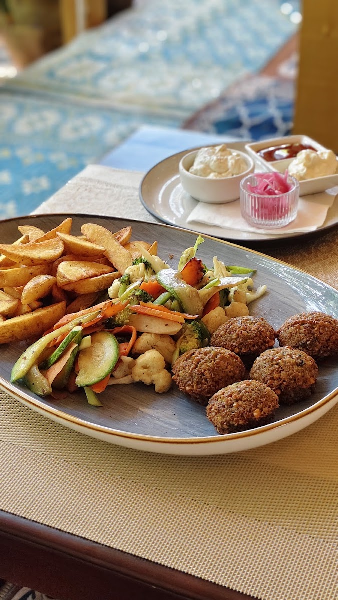 Taboon Restaurant And Cafe-5