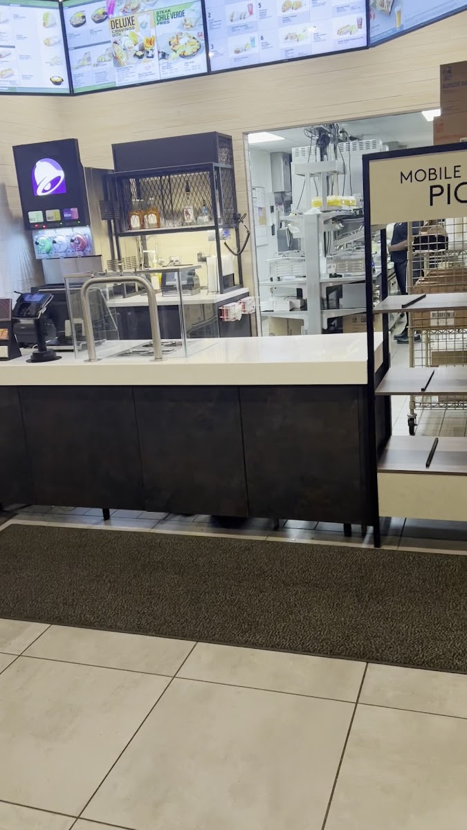 Taco Bell Cantina-2