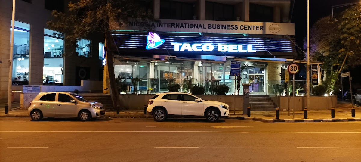 Taco Bell Themistokli Dervi