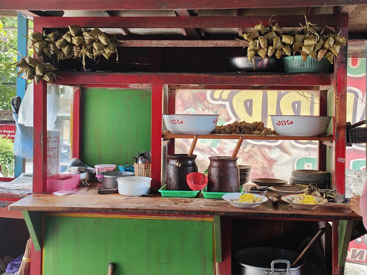 Tahu Kupat ' Pak Cip ' Sidomampir-3