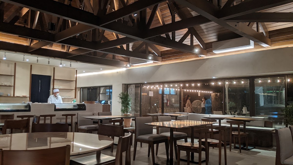 Tanoshi Restaurant & Yakitori Bar