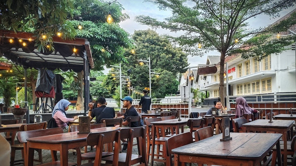 Taru Martani Coffee & Resto 1918