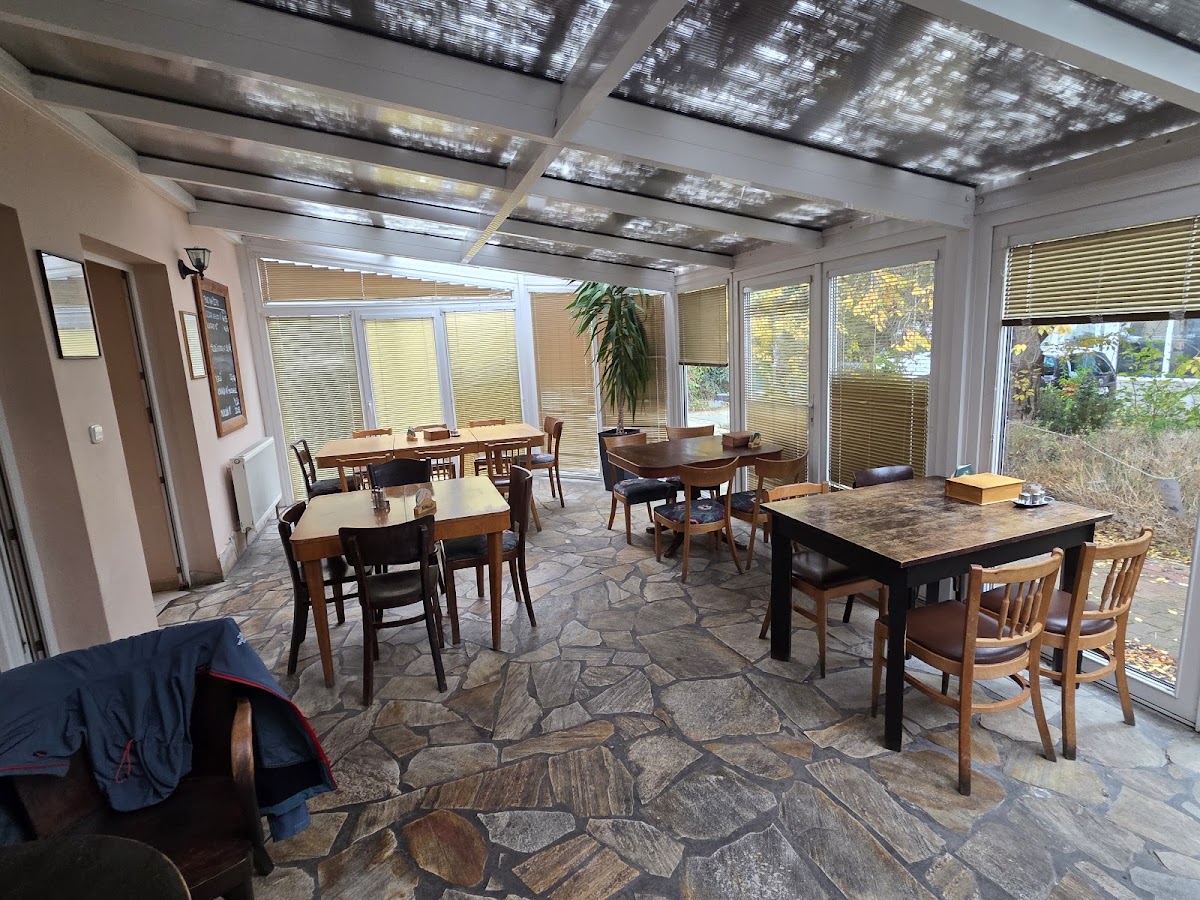 Tavern On Kamýku-2