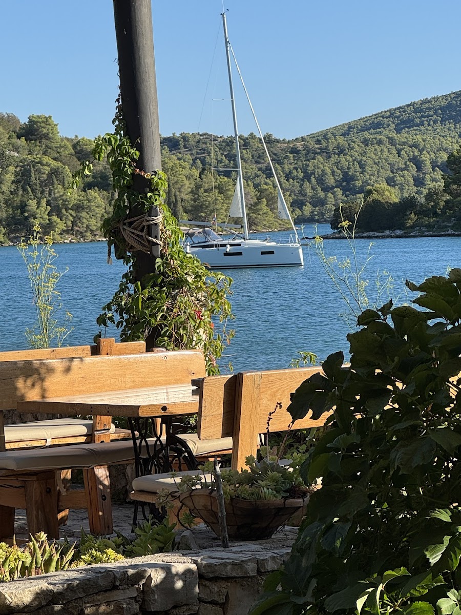 Taverna Go-Ro-4