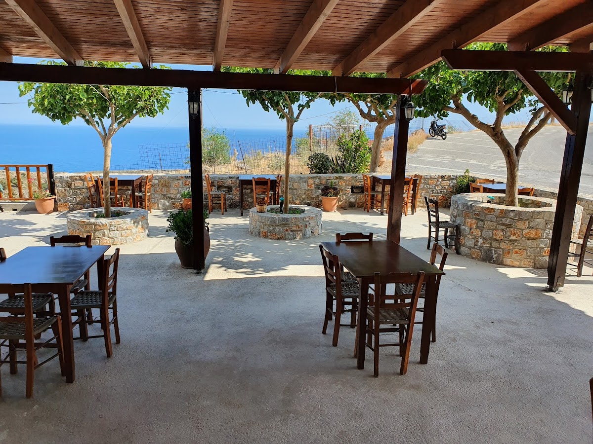 Taverna Komitades