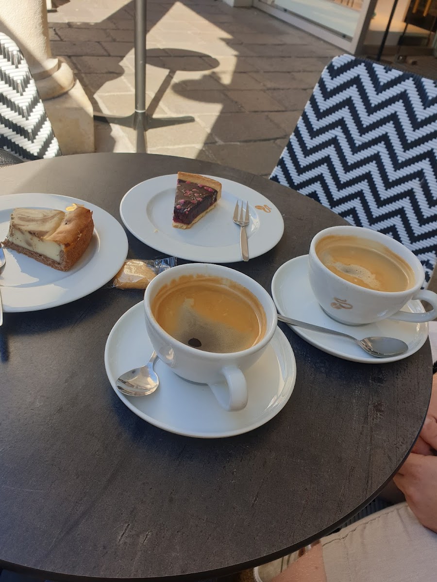 Tchibo Shop With Coffee Bar-10