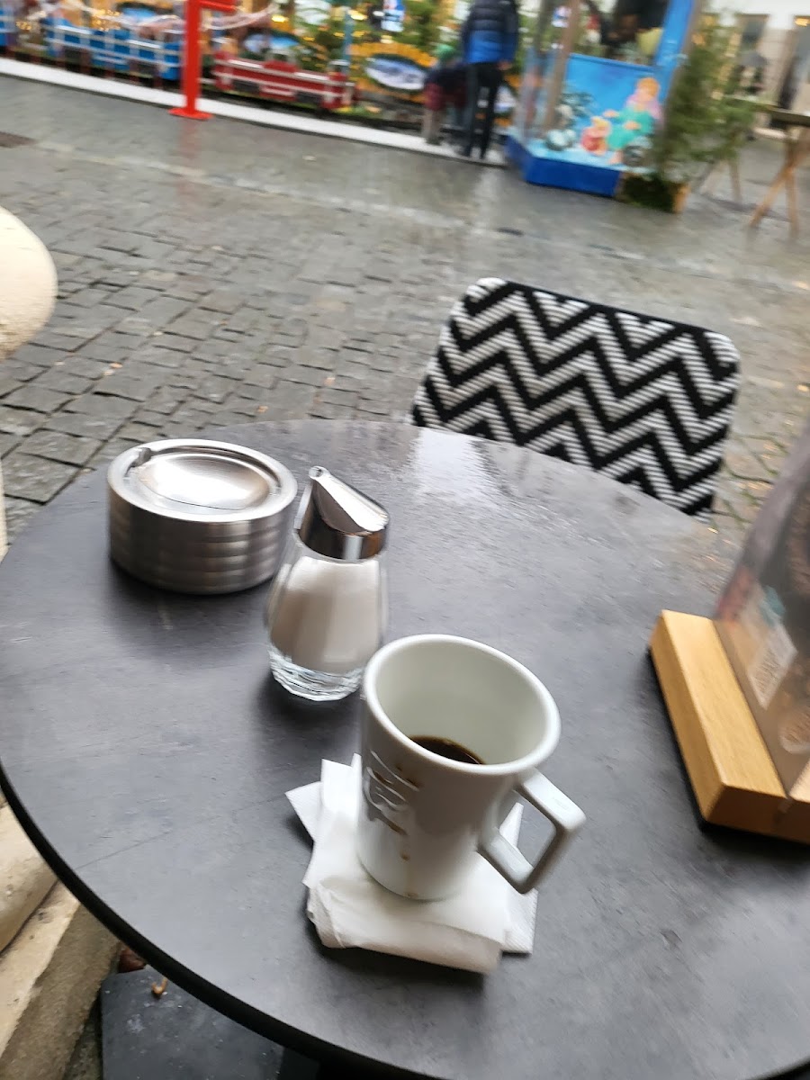 Tchibo Shop With Coffee Bar-9