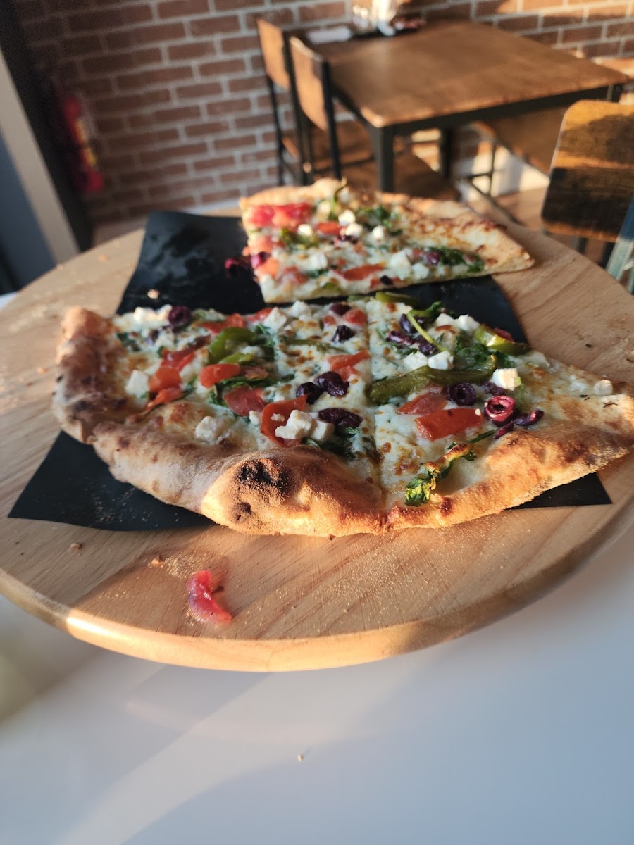 Tezgah Gourmet Burgers & Wood Fire Pizza-4