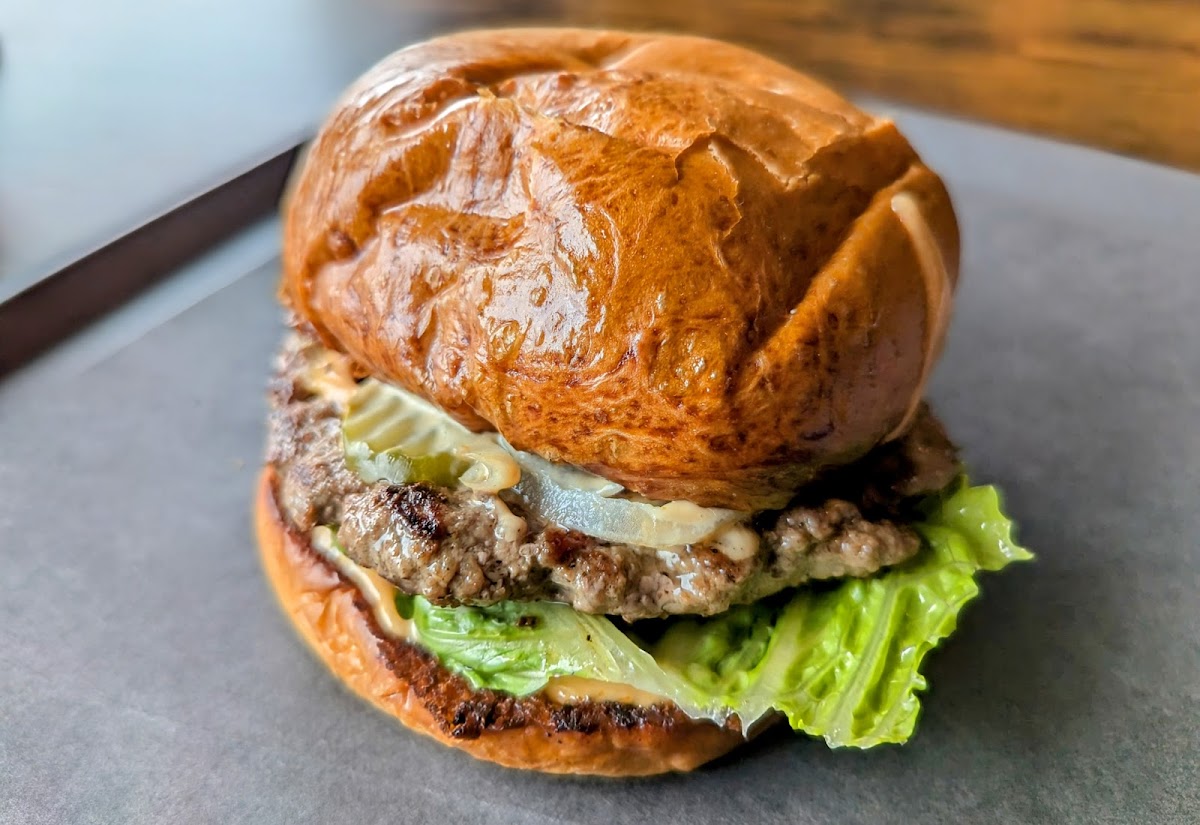 Tezgah Gourmet Burgers & Wood Fire Pizza-6