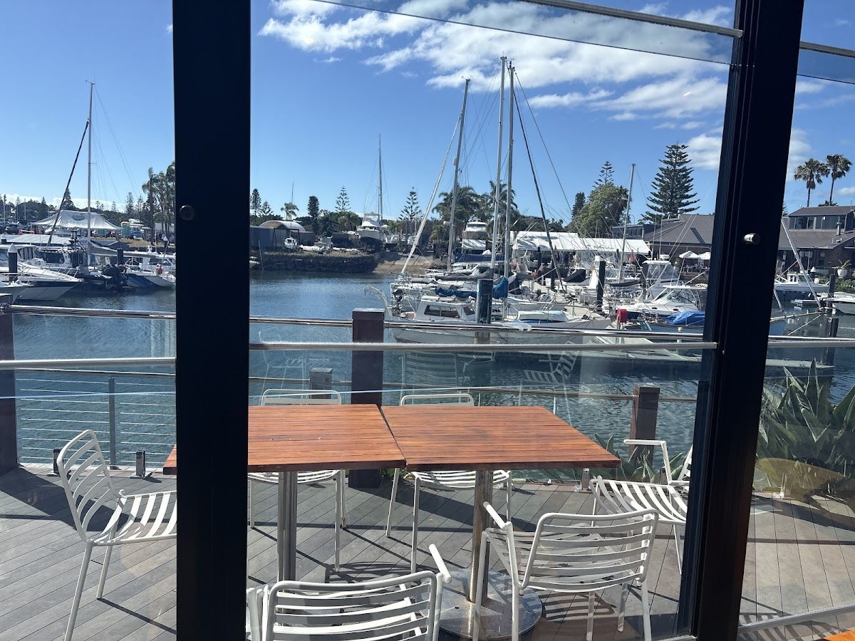 The Boathouse Bar & Restaurant-3