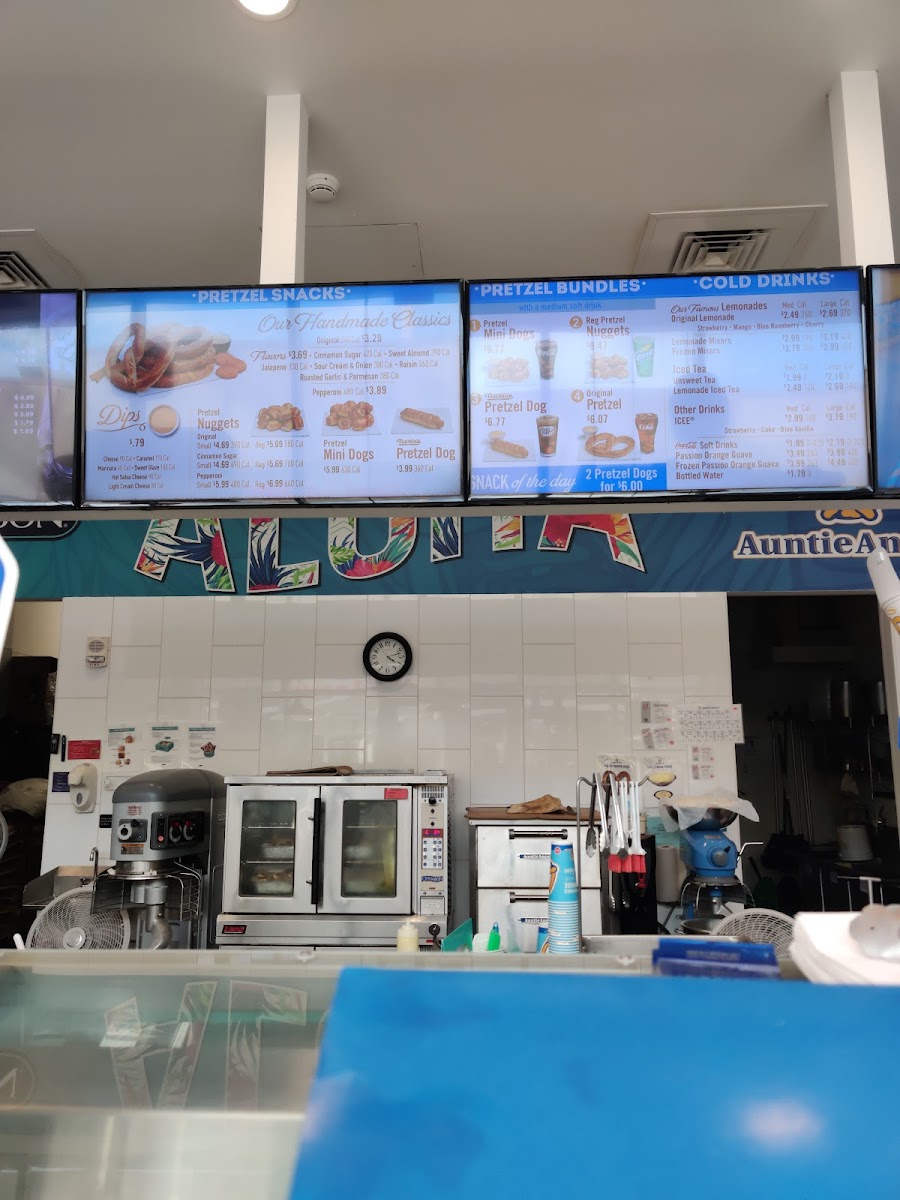 Menu The Coffee Bean & Tea Leaf Ka Makana Ali'i-9