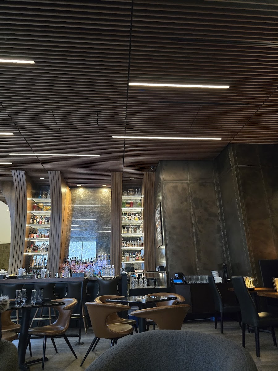 The Fonte Bar At Rainier Square-3