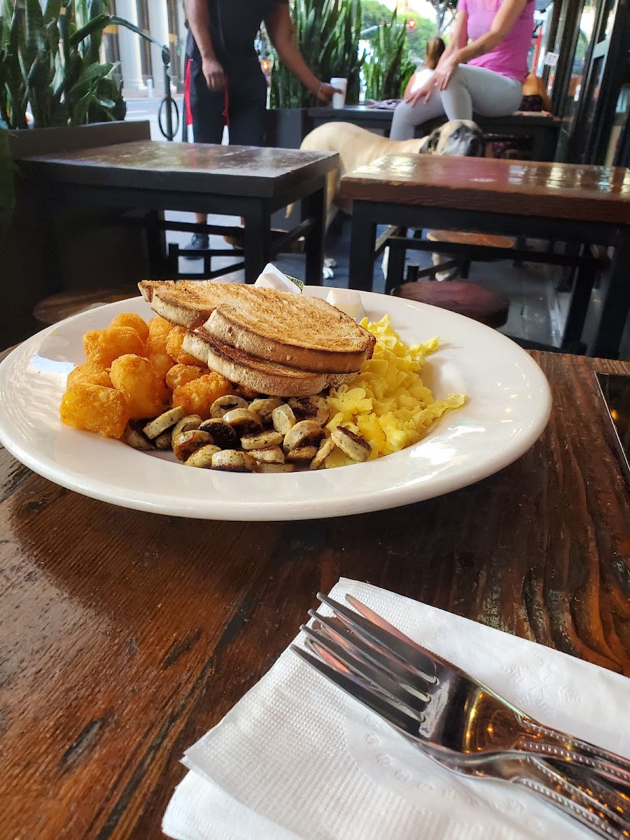 The L.a. Cafe-8