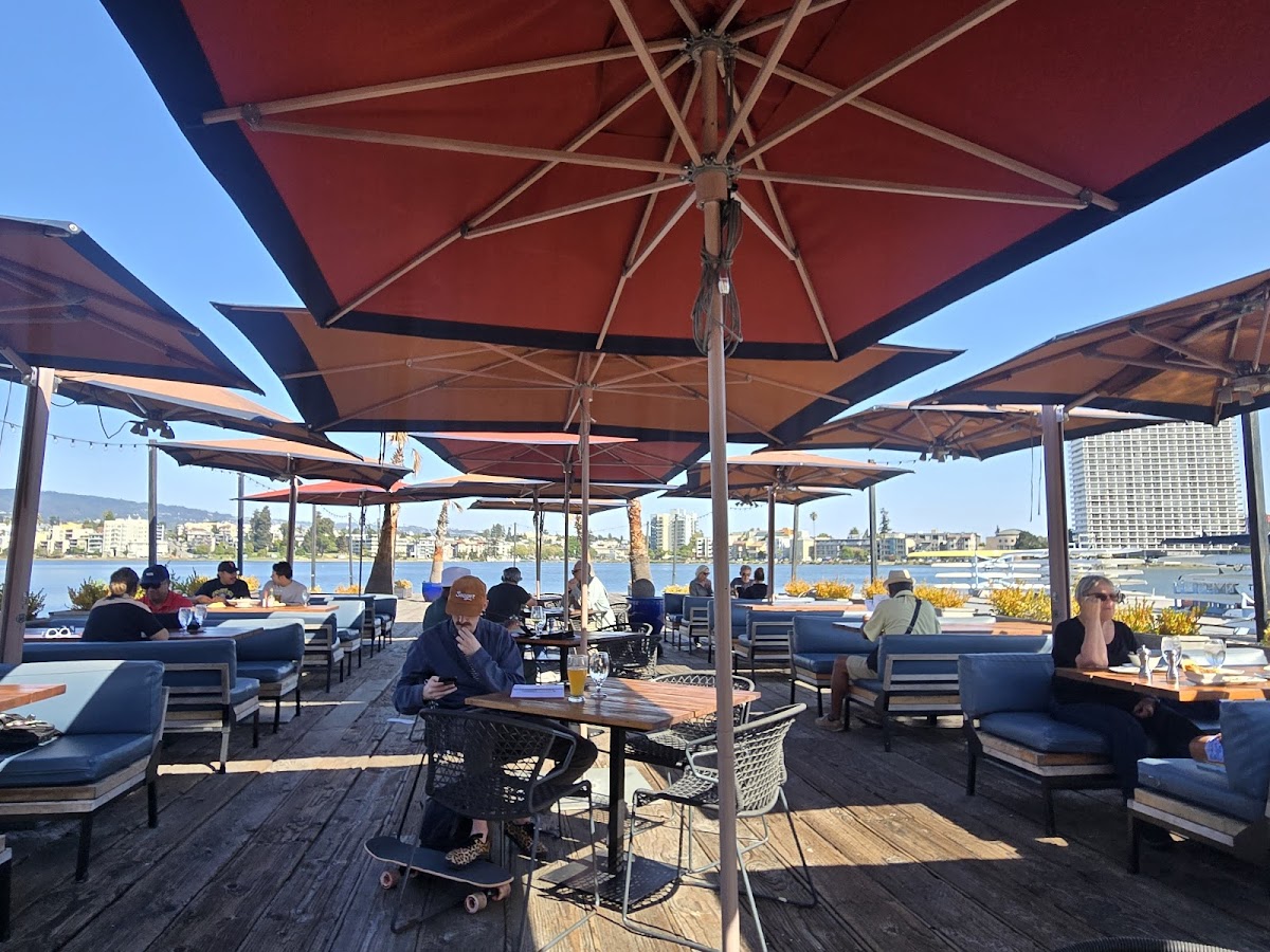 The Lake Chalet Seafood Bar & Grill