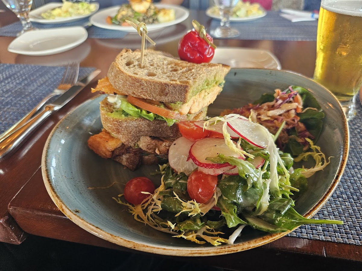 The Lake Chalet Seafood Bar & Grill-3