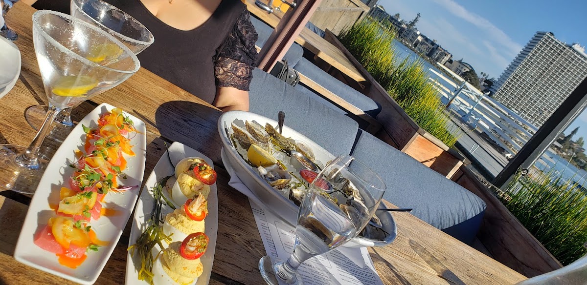 The Lake Chalet Seafood Bar & Grill-5