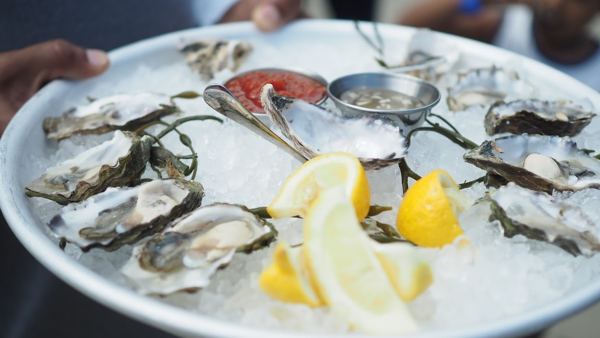 The Lake Chalet Seafood Bar & Grill-6