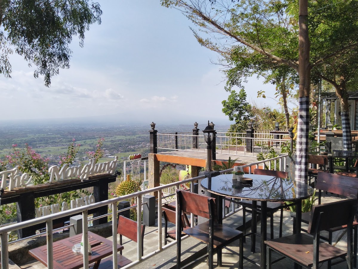 The Manglung View & Resto