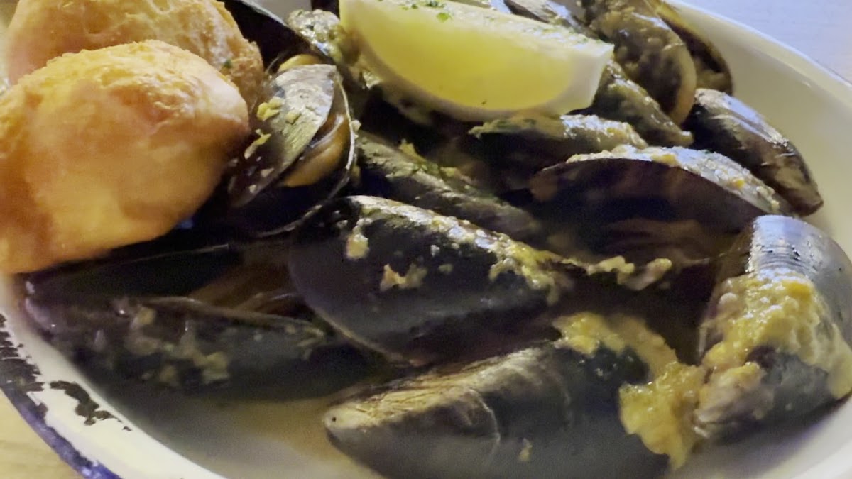 The Mussel Monger & Oyster Bar (Mojo Market)-2