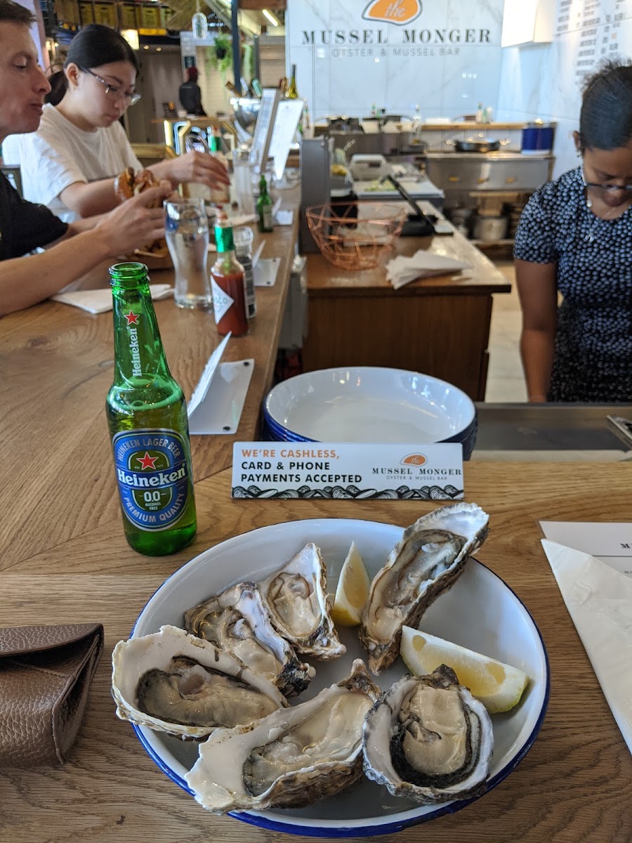 The Mussel Monger & Oyster Bar (Mojo Market)-7