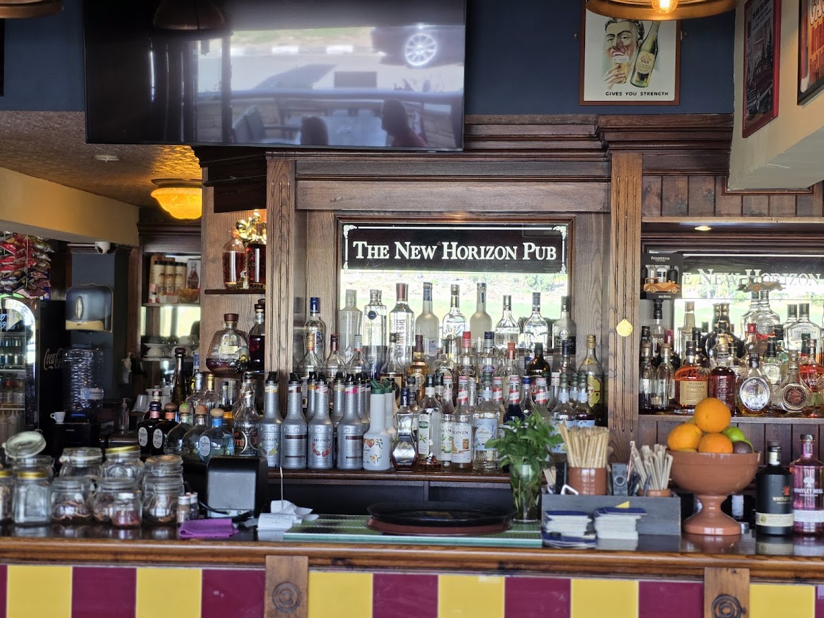 The New Horizon Gastropub & Sports-4
