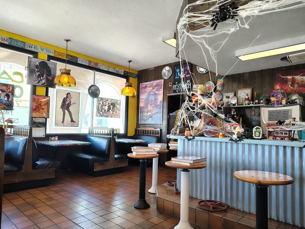 The Pit Stop 292 Cafe-4