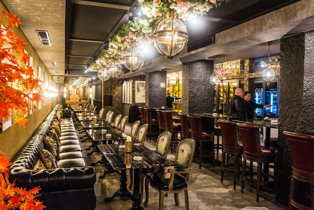 The Red One | Bar & Dinner & More...
