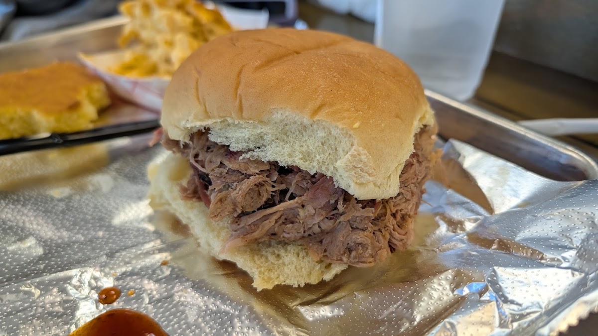 The Redneck Bbq Lab-4