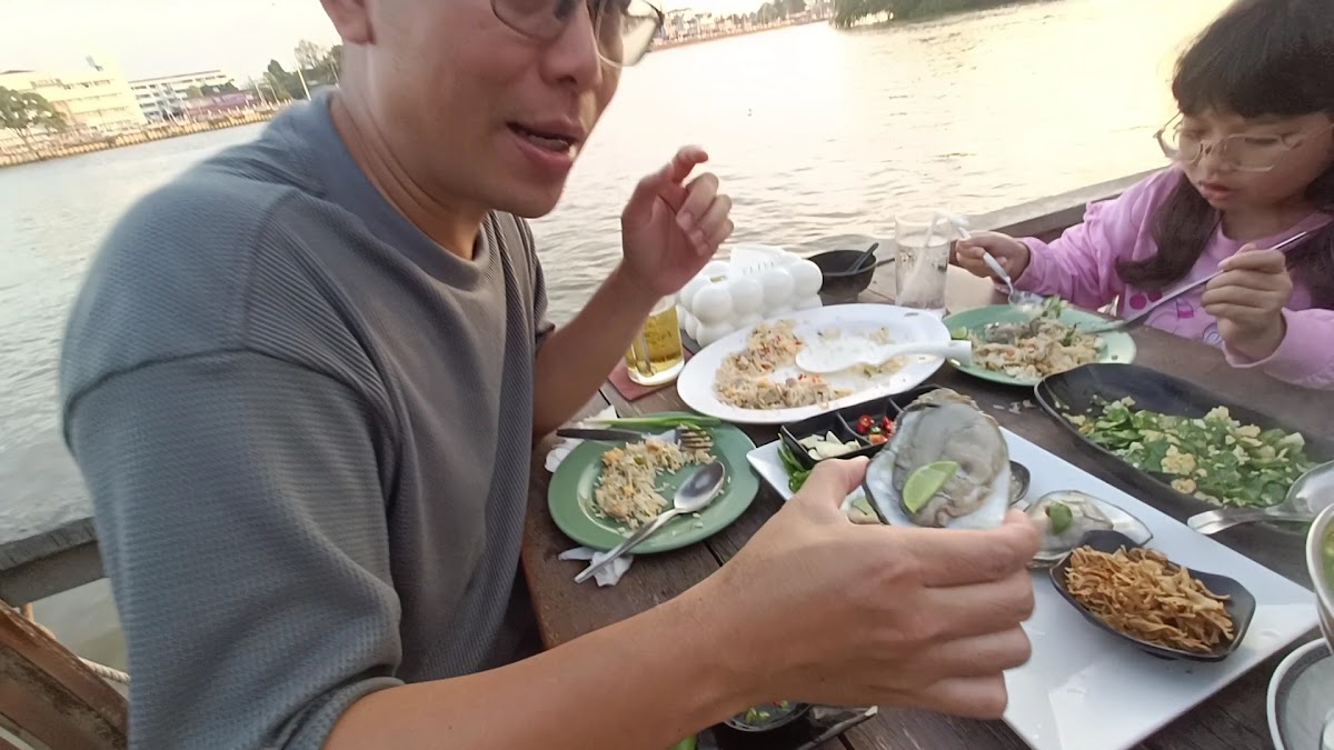 The Riverside Restaurant-2