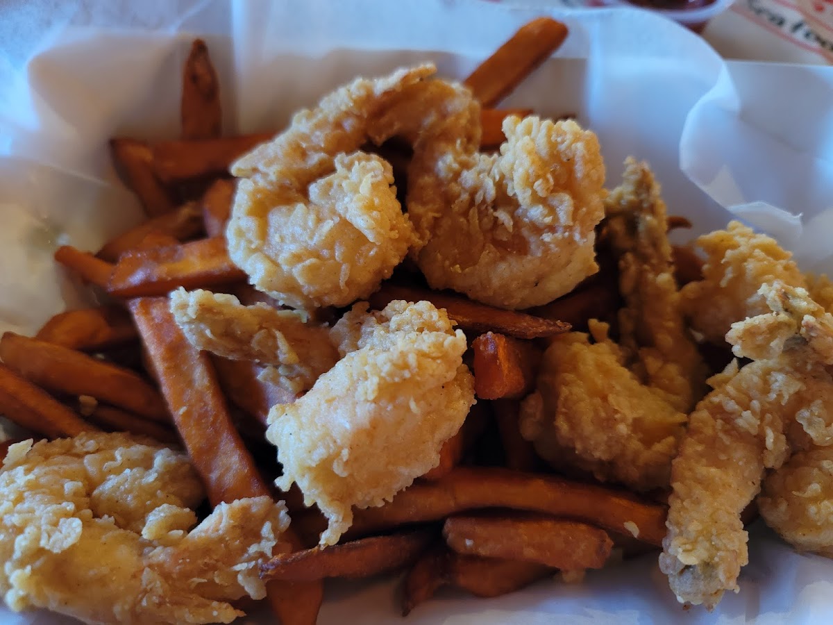 The Twisted Crab - Lynnhaven Mall-6