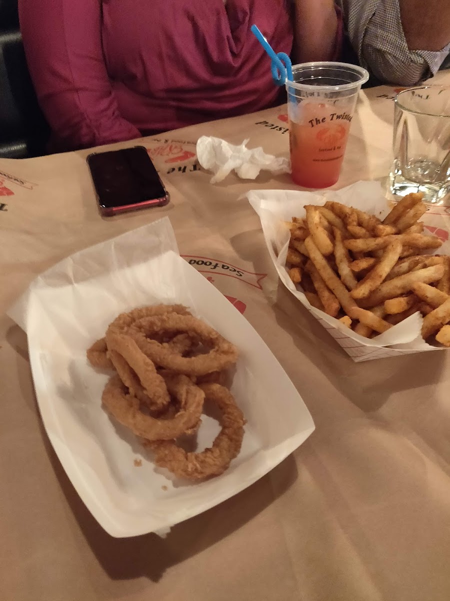 The Twisted Crab - Lynnhaven Mall-9