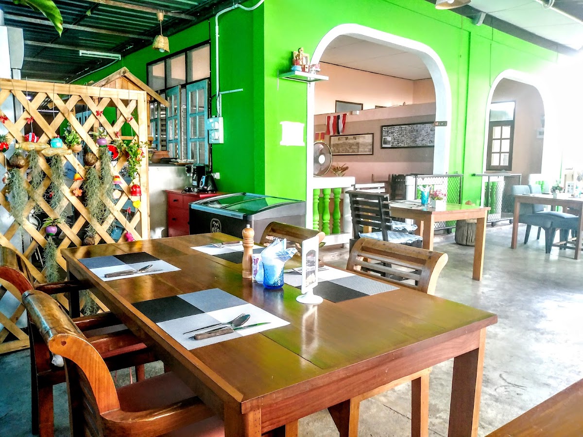 Three Chefs Restaurant
