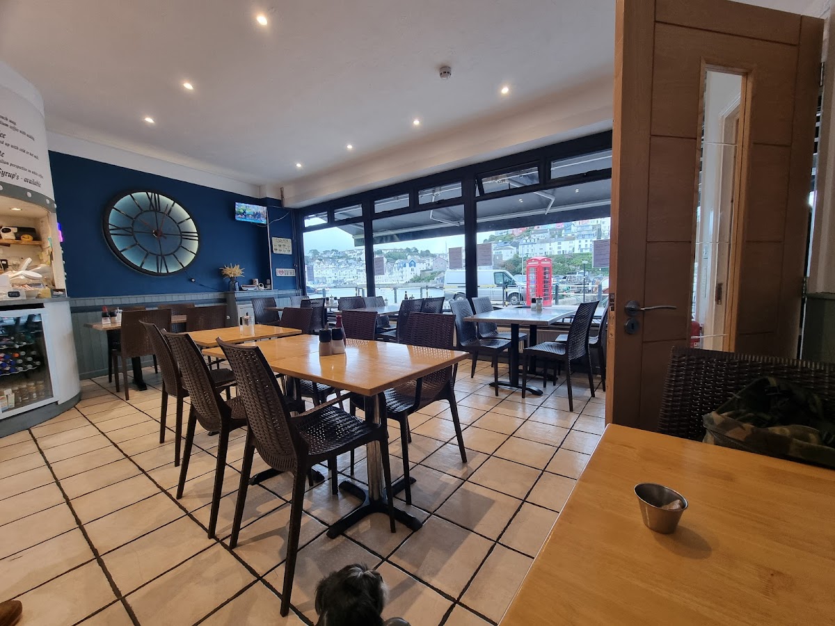 Tides Cafe-4