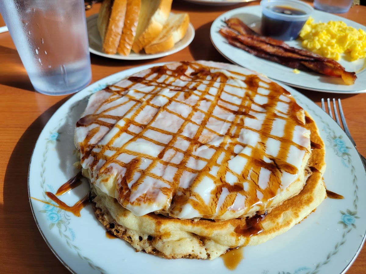 Tiffy Jo’S Diner & Energy Bar-9