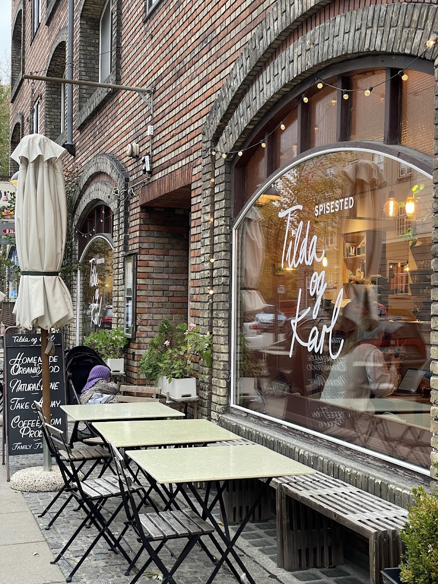 Tilda Og Karl, Café Og Spisested