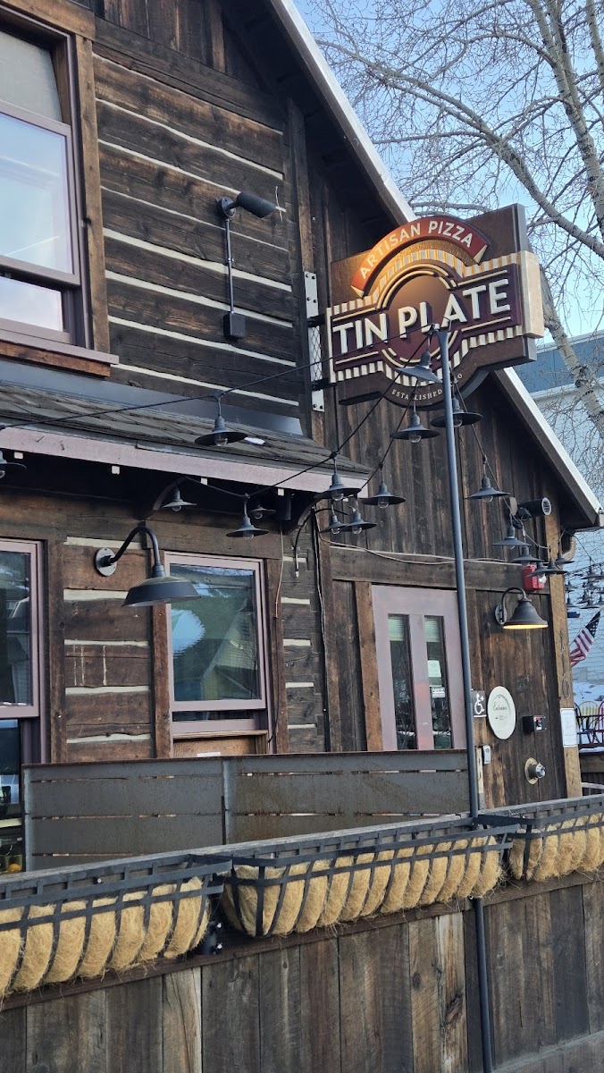 Tin Plate Pizza-3