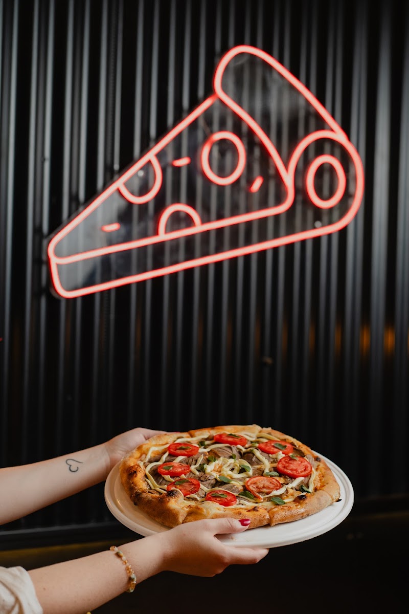 Tito's Yb - Más Que Pizza-2