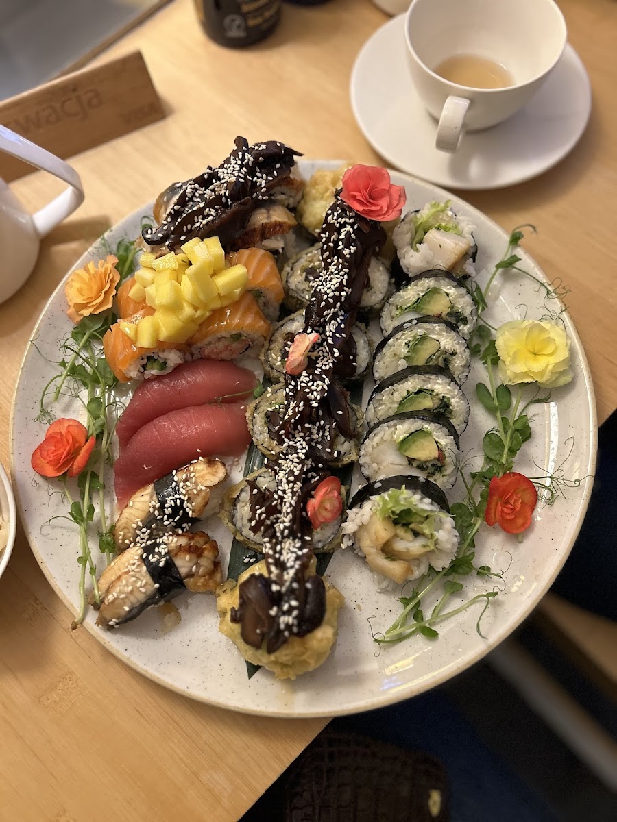 Tobiko Sushi-4