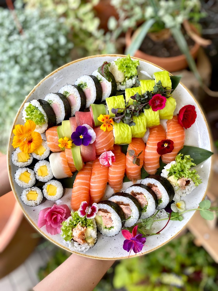 Tobiko Sushi-5