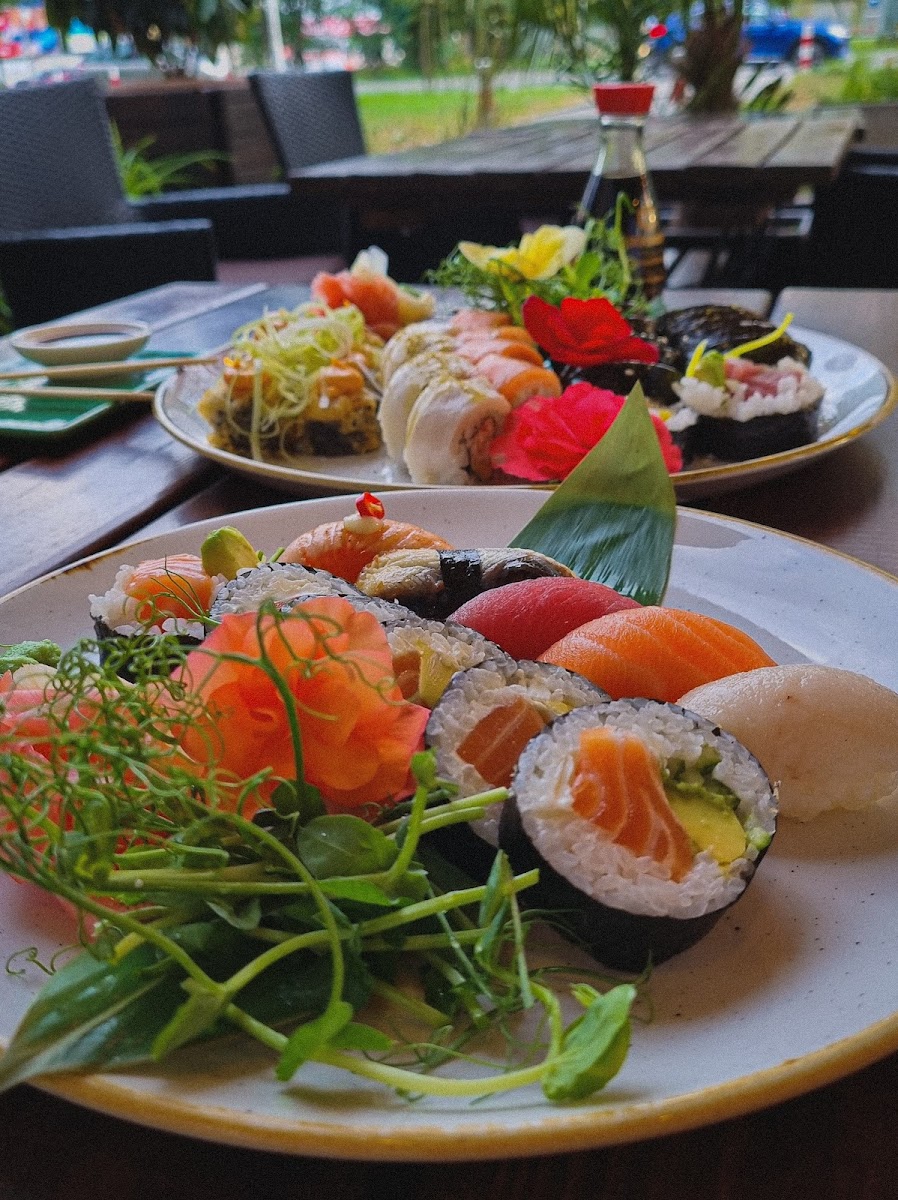 Tobiko Sushi-6