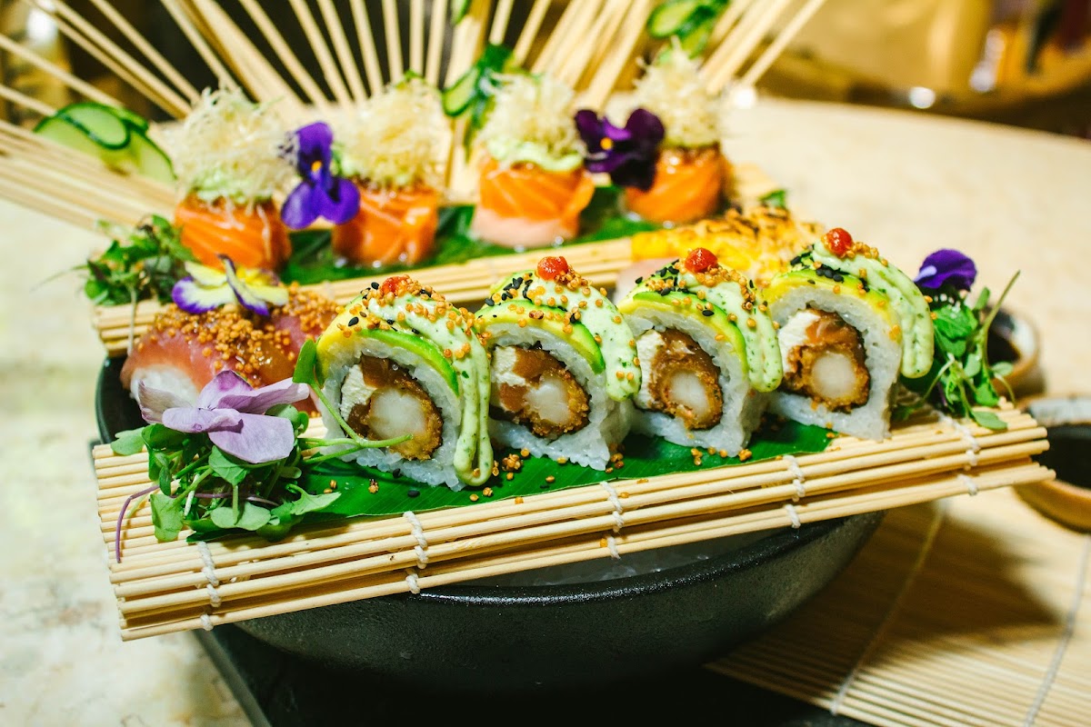 Tokyo Rooftop | Sushi Y Cocteles En La Zona G-4