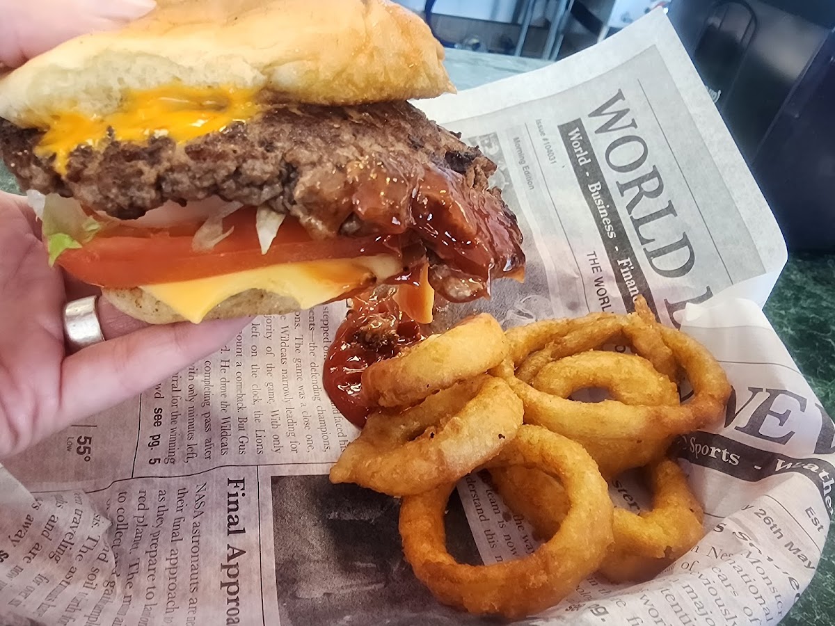 Tomak's Burgers-3