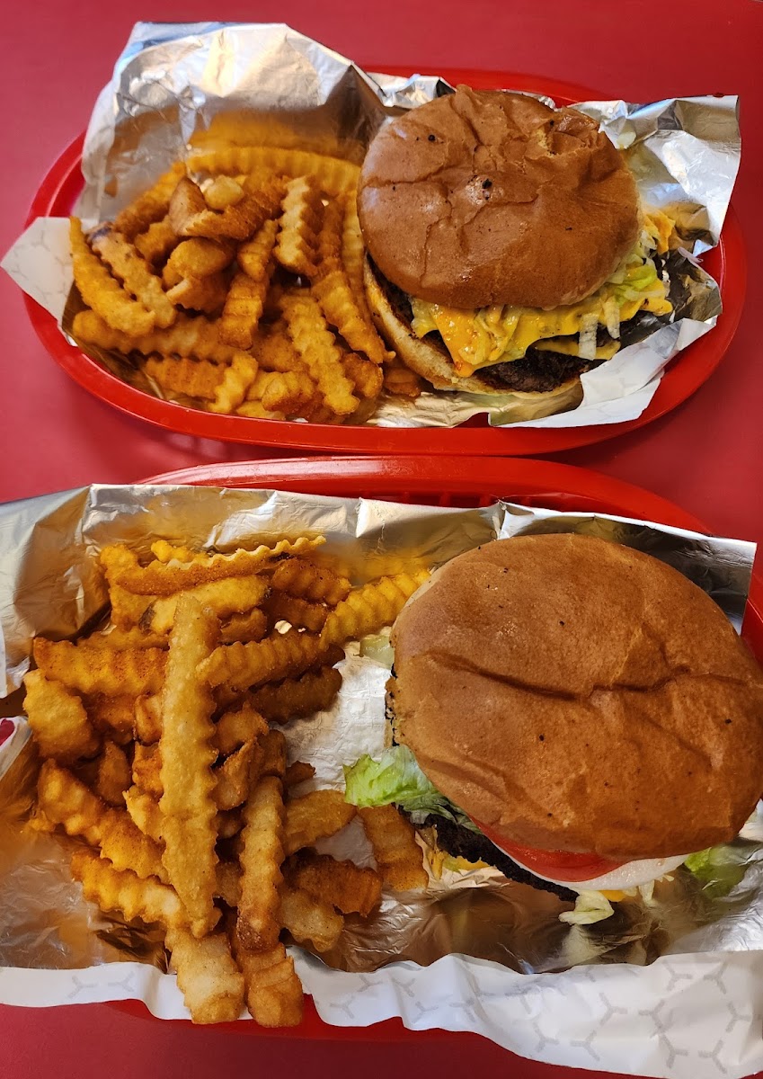 Tomak's Burgers-9
