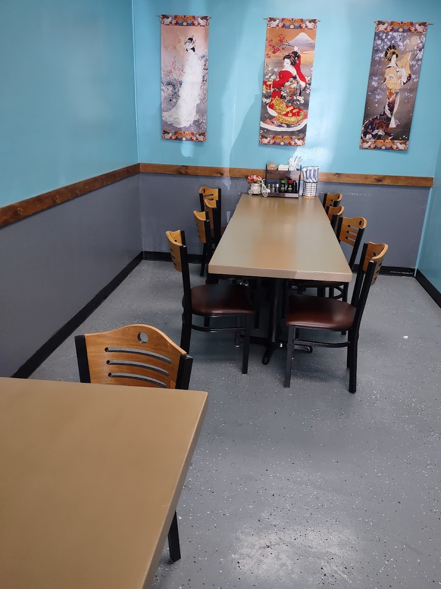 Tomi Hibachi Japanese Grill & Sushi